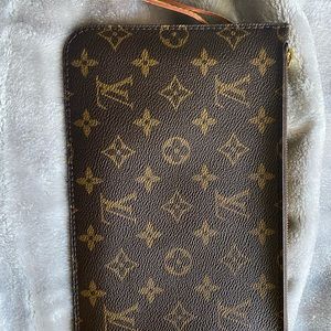 Louis Vuitton Neverfull pouch- monogram